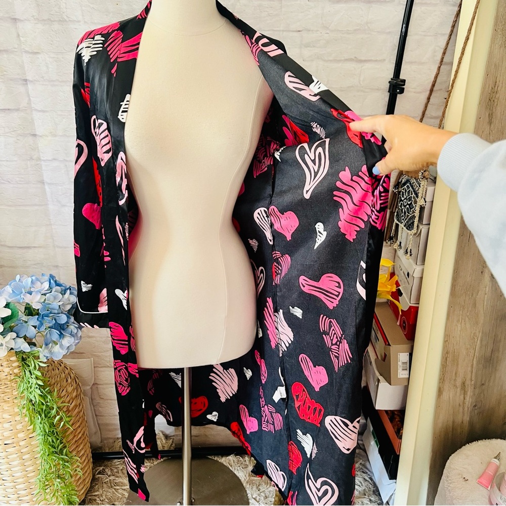 Black Silk Heart Robe - Picture 10 of 12